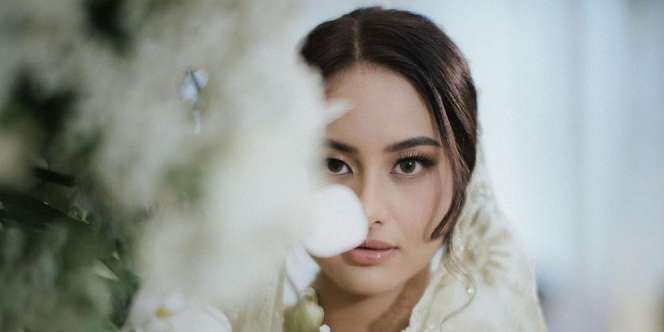 6 Deretan Adik Artis dengan Riasan Elegan di Hari Pernikahan