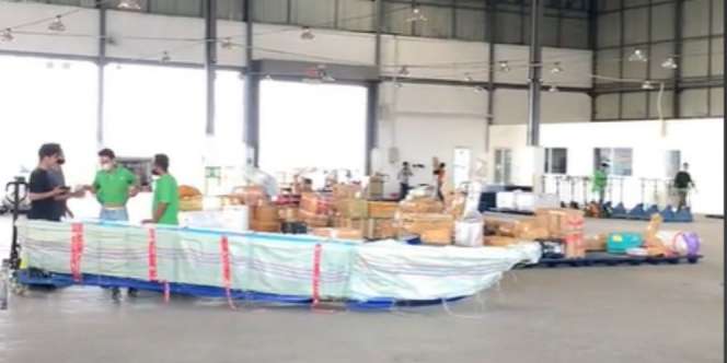 Viral Paket Berisi Perahu, Warganet Bingung Gimana Cara Kirimnya