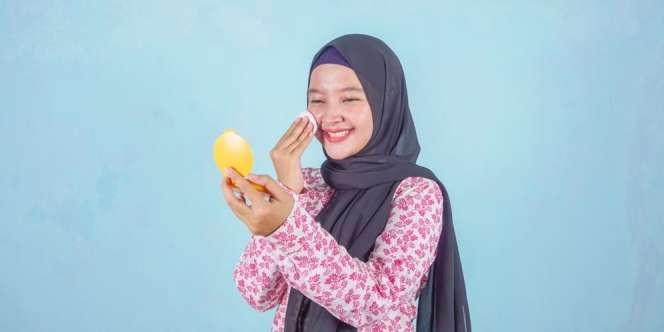 Sering Dianggap 'Alami', Memakai Bedak Bayi di Wajah Kulit Dewasa Bisa Berakibat Negatif