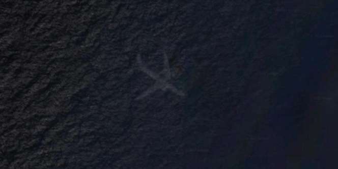 Terungkap! Misteri Penampakan Bangkai Pesawat di Dasar Laut yang Terlihat dari Google Maps