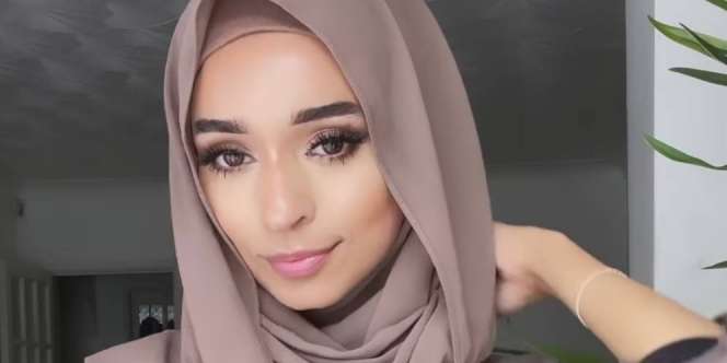 Tak Ada Jarum Pentul, Ini Cara Buat Kerudung Pashmina Tetap Rapi