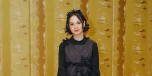 Andien Aisyah Tampil Chic dan Elegan dengan Riasan MUA Adi Adrian