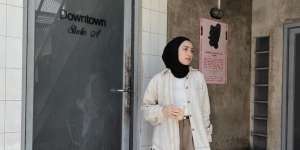 Gaya Busana Influencer Helmi Nursifah Buat Ngopi Santai