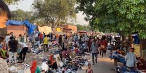 10 Potret Uniknya Pasar `Maling` di India, Banyak Barang dari Indonesia, Amankan Tasmu!