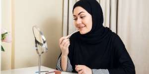 Tutorial Plumpy and Glossy Lips ala Boneka Barbie 