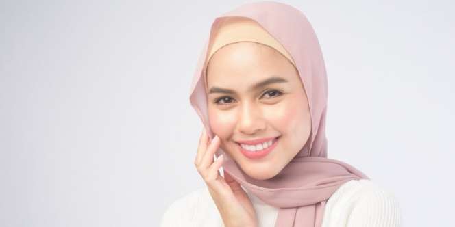 Cara Merawat Rambut untuk Perempuan Berhijab, Mudah dan Terjangkau