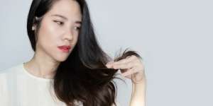 Ini Sebabnya Rambut Mengering Setelah Berenang