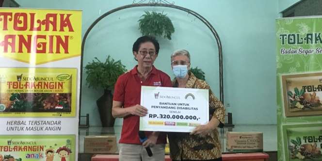 Sido Muncul Beri Donasi Rp320 Juta untuk Penyandang Disabilitas