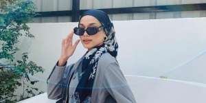 Gaya Hijab Segiempat untuk si Imut