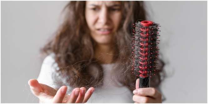 11 Arti Mimpi Rambut Rontok Menurut Psikologi dan Primbon
