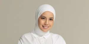 Tya Ariestya Tampil Beda dengan Riasan Arabian Look