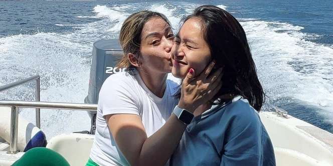 Tak Terdengar Kabar Menikah Tiba-Tiba Umumkan Kehamilan, Permesta Dhyaz Anak Farida Nurhan Beber Sosok Suami