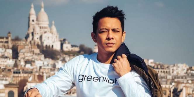 Viral Video Ariel NOAH Bertelanjang Dada di Belakang Panggung, Wajahnya Disebut Mirip Ferdy Sambo