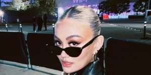 Agnez Mo Kaget Kepergok Makan Mi Lidi: Ah Ketahuan