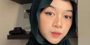 Tutorial Kerudung Pashmina Simpel untuk Hangout