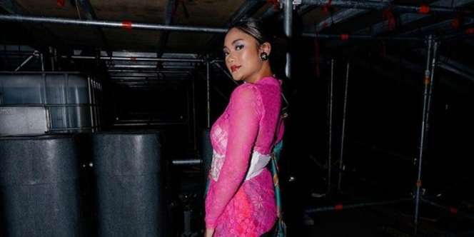 Potret Marion Jola Nyanyi Bak Biduan Dangdut, Ajak Penonton Ambyar Bareng!