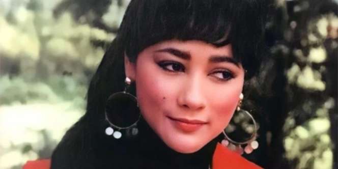 Potret Lawas Suzanna Saat Break Syuting , Netizen: Kecantikannya Lampaui Zaman