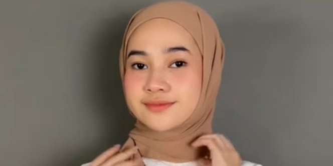 Tutorial Pashmina Instan untuk Hangout, Simpel tapi Manis