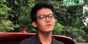 Antar 3 Cewek Teler, Driver Taksi Online Ini Lihat Kejadian Mengejutkan di Dalam Mobilnya