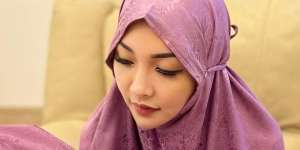 AKP Rita Yuliana Unggah Foto Pakai Mukena, Netizen Ramai-Ramai Ingin Jadi Imam Sholat
