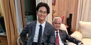 Momen Manis Ganjar Pranowo dan Putra Semata Wayangnya yang Ganteng