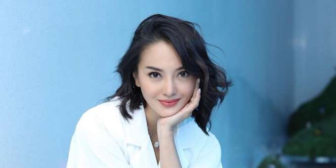 Ririn Ekawati Tampil Kasual dan Tomboi dengan Sepatu Belasan Juta