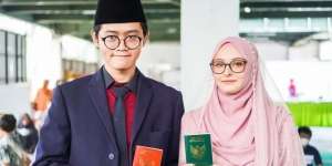 Kenal Lewat Medsos, Bule Rusia Ini Nekat Kabur dari Negaranya demi Nikahi Pria Bandung