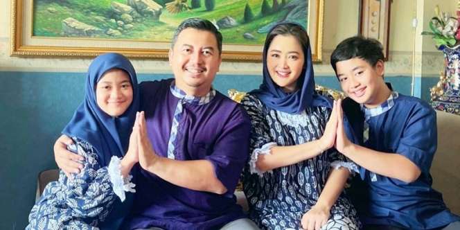 Curhat Vega Darwanti karena LDR Sama Anak Lelakinya