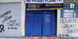 Kengerian Pintu 13 di Stadion Kanjuruhan, Ini Cerita Pilu Wanita yang Selamat Namun Kehilangan Suami dan Anaknya