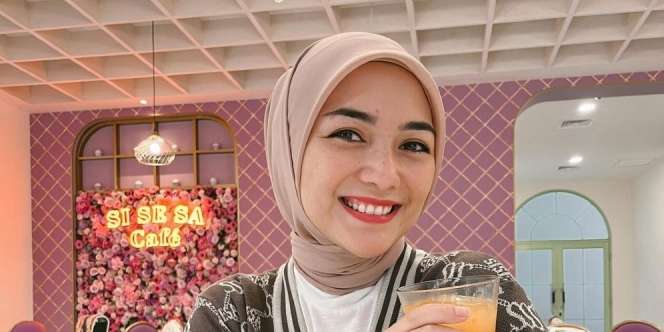 Tampilan Syar'i, Citra Kirana Tenteng Tas Setengah Miliar