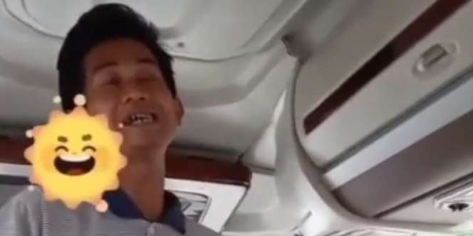 Viral, Aksi Penjual Dodol Garut Jajakan Dagangannya pada Warga Garut