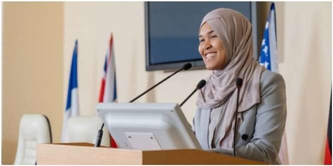 Pidato tentang Maulid Nabi Muhammad SAW beserta Hadisnya, Memaknai Hari Kelahiran Nabi Yang Agung