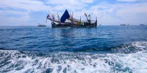 Keajaiban Nelayan Indonesia, 14 Jam Terombang-ambing di Laut Ditemukan Selamat di Perairan Malaysia