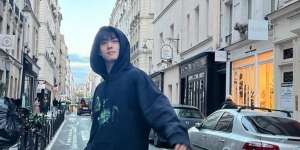 Pesona Cha Eun Woo di Paris, Menawan di Segala Situasi