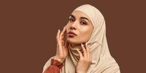 5 Rahasia Penampilan Elegan Wanita Timur Tengah, Minat Coba?