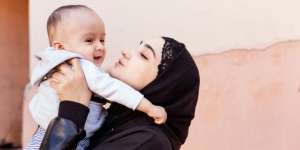 Trik Padu Padan Warna Terang untuk Anak Laki-Laki ala Ayla Dimitri