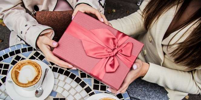 Buat Sahabat Makin Terkesan, 7 Rekomendasi Hadiah Ulang Tahun Ini Cocok sebagai Pilihan