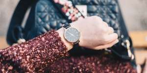 Layak Dijadikan Koleksi, 5 Merek Jam Tangan Remaja Perempuan Ini Punya Desain Unik yang Menarik Hati