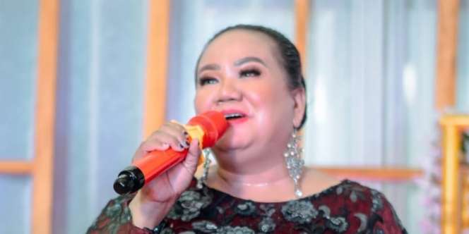 Aty Kodong Prihatin Lesti Kejora jadi Korban KDRT: `Saya Deket Banget` 