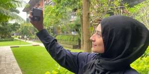 Trik Jepretan Cantik Kamera Samsung Galaxy Z Flip4 5G Saat Dilipat di Segala Angle