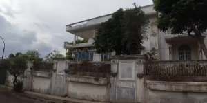 Potret Rumah Mewah Terbengkalai yang Dijual Seharga Rp20 Miliar, Dulunya Punya Orang Singapura dan Dijuluki `Istana Putih`