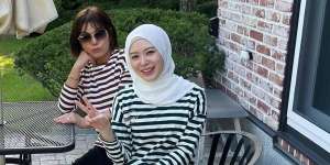 Outfit Matching Seru Ayana Moon dan Ibunda Saat Santai