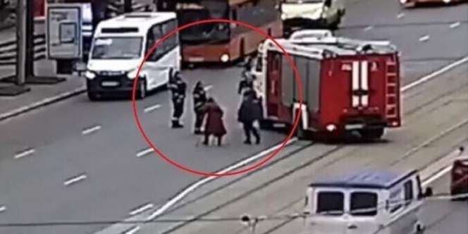 Ditonton 1,7 Juta Netizen, Aksi Heroik Mobil Damkar Ini Bukti Orang Baik Masih Ada