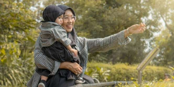 Jalan Pagi Bareng Bayi Ternyata Berikan Stimulasi Maksimal