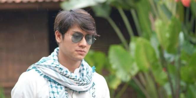 Ditetapkan Jadi Tersangka, Beredar Video Rizky Billar Sedang Sholat