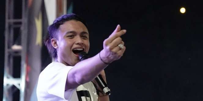 Paras Tampan Putra Charly Van Houten Disebut Mirip Derby Romero