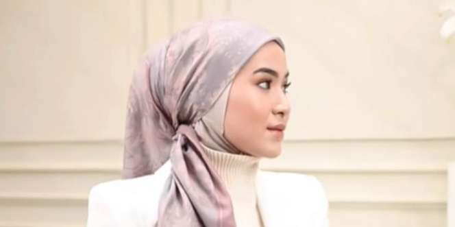 Coba Scarf Lilit Model Turban, Tampilan Jadi Berbeda