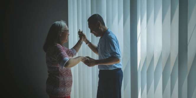 Jodoh Tak Kemana! Teman Masa Kecil yang Terpisah 60 Tahun Ini Menikah di Usia 94