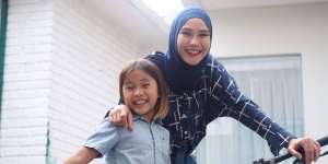 Cara Zaskia Adya Mecca Dukung Sang Putri yang Tertarik Sepak Bola