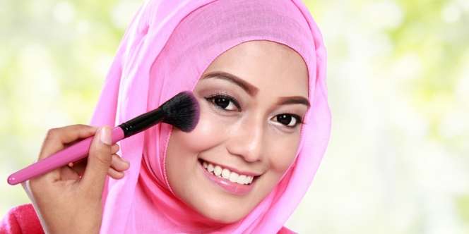 Pilih Aplikator yang Tepat untuk 4 Jenis Foundation